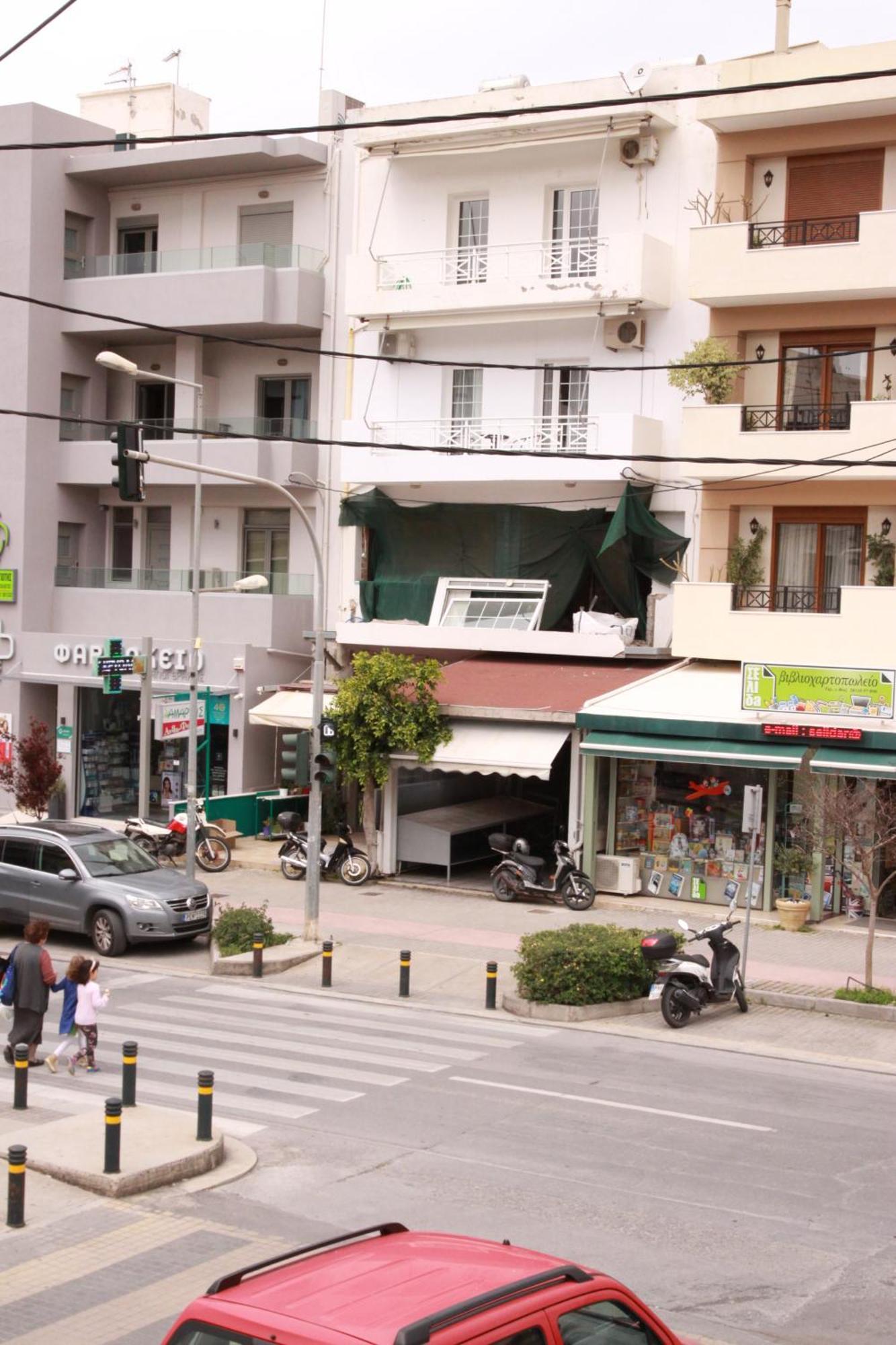 Tres Jolie - Stylish Cityheart Apartment ريثيمنو المظهر الخارجي الصورة