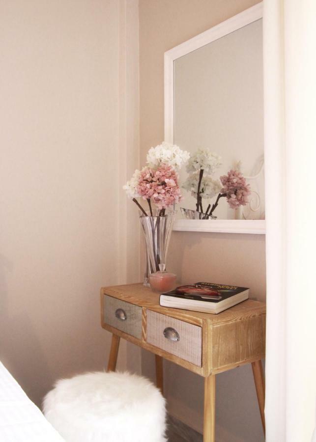 Tres Jolie - Stylish Cityheart Apartment ريثيمنو المظهر الخارجي الصورة
