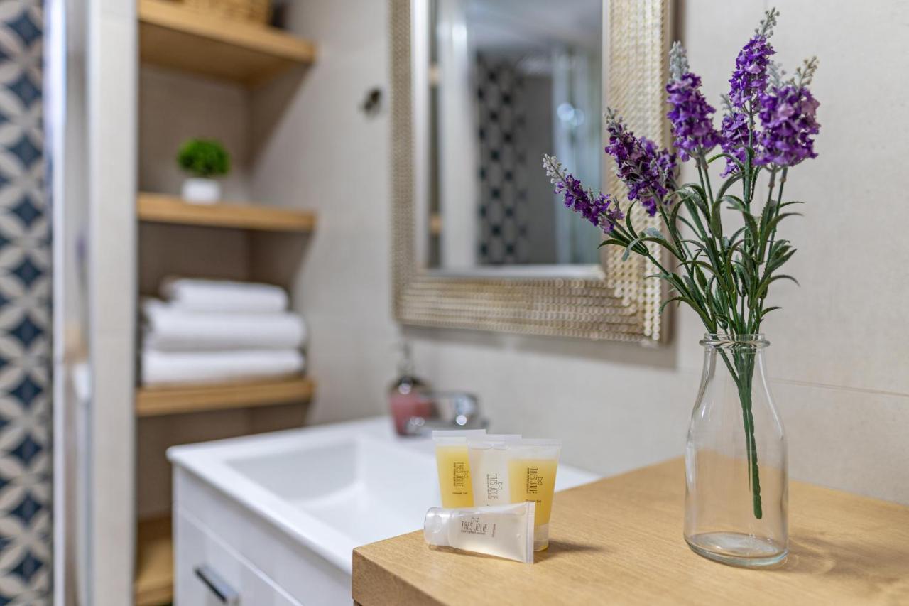 Tres Jolie - Stylish Cityheart Apartment ريثيمنو المظهر الخارجي الصورة