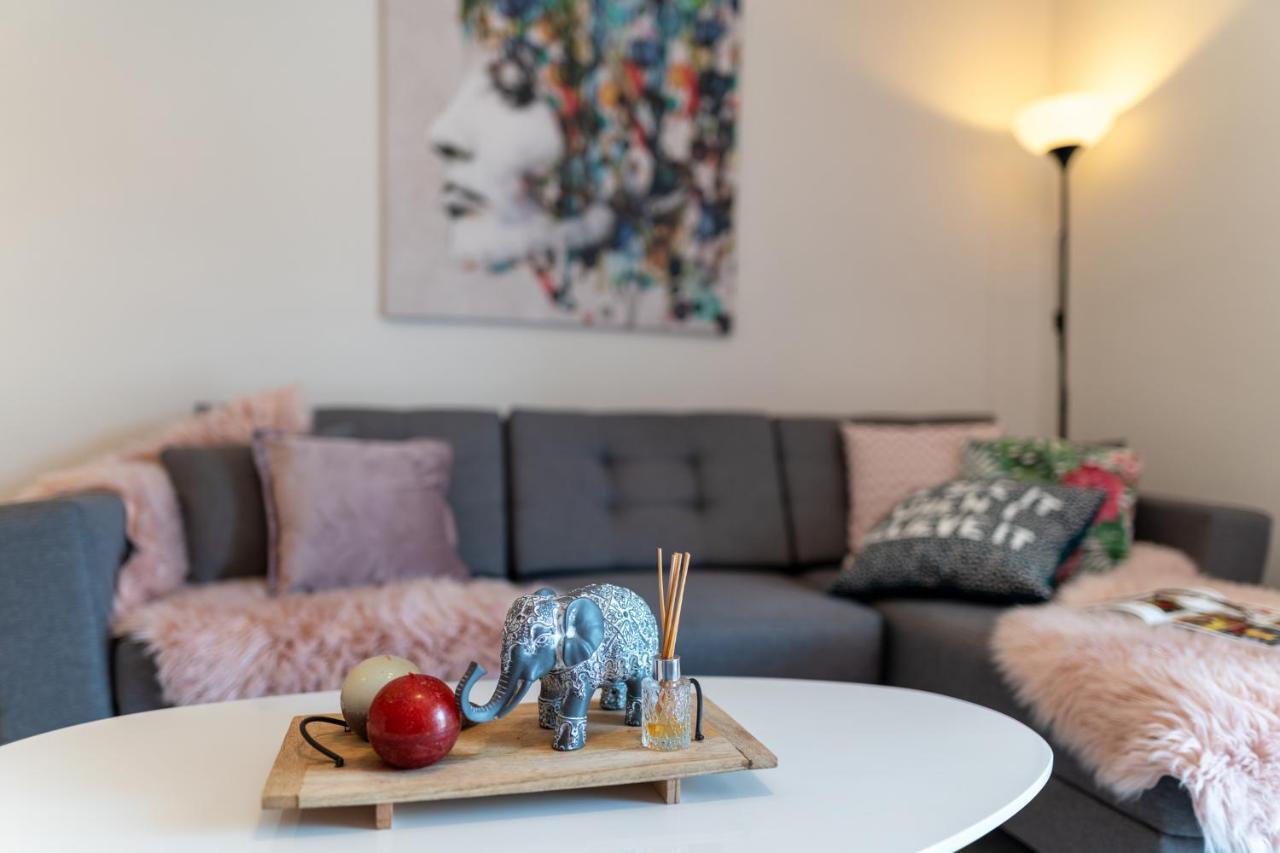 Tres Jolie - Stylish Cityheart Apartment ريثيمنو المظهر الخارجي الصورة